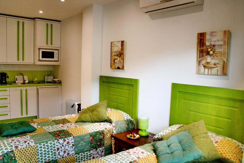 Apartamentos Turisticos Mirayuste Guadalupe  Habitación foto