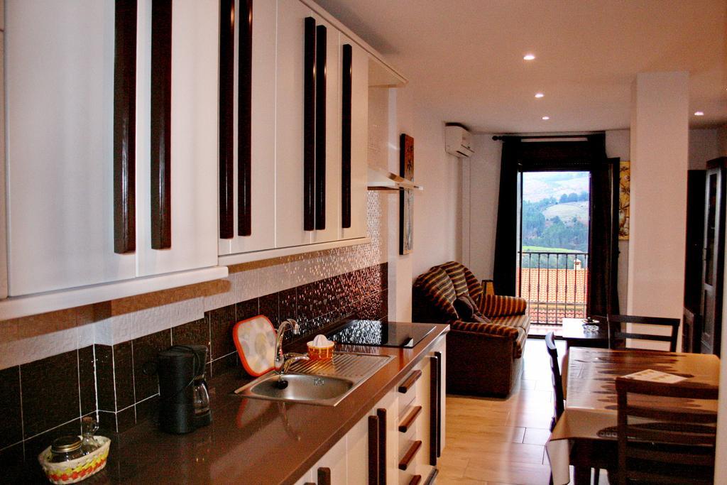 Apartamentos Turisticos Mirayuste Guadalupe  Habitación foto